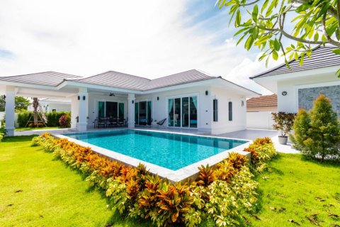Chalet de 3 dormitorios en Hua Hin, Tailandia № 152404 - foto 3