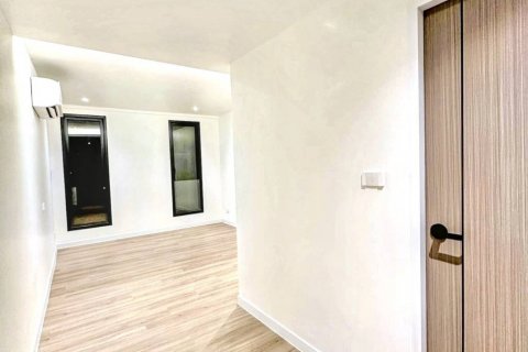 Dúplex de 3 dormitorios en Suan Luang, Bangkok, Tailandia № 119021 - foto 7