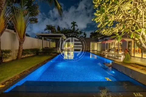 Chalet de 4 dormitorios en Layan Beach, Tailandia № 190736 - foto 14