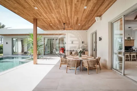 Chalet de 4 dormitorios en Layan Beach, Tailandia № 190738 - foto 15