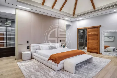 Chalet de 4 dormitorios en Layan Beach, Tailandia № 190738 - foto 5