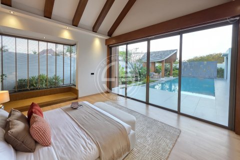 Chalet de 4 dormitorios en Phuket, Tailandia № 190733 - foto 10