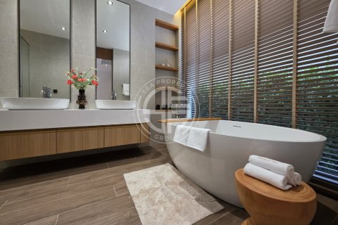 Chalet de 4 dormitorios en Phuket, Tailandia № 190733 - foto 11