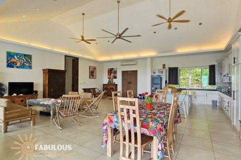 Villa in Pa Klok, Thailand 6 bedrooms № 179305 - photo 12