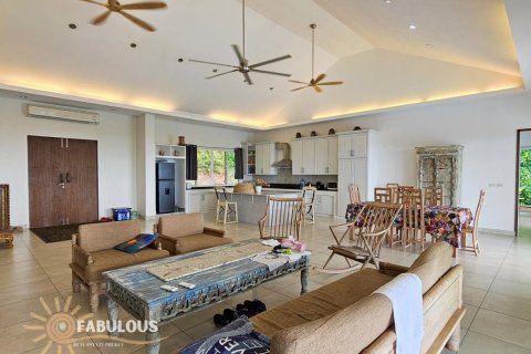 Villa in Pa Klok, Thailand 6 bedrooms № 179305 - photo 2