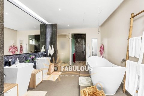 Villa in Bang Tao, Thailand 5 bedrooms № 179304 - photo 4