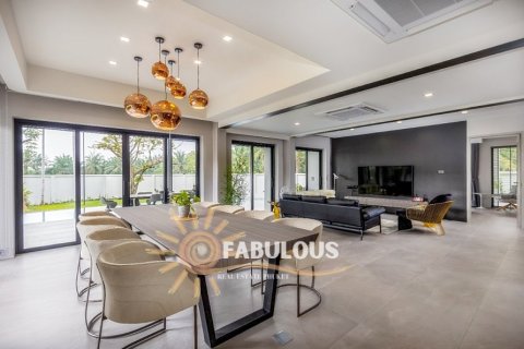 Chalet de 4 dormitorios en Pa Klok, Tailandia № 179303 - foto 9