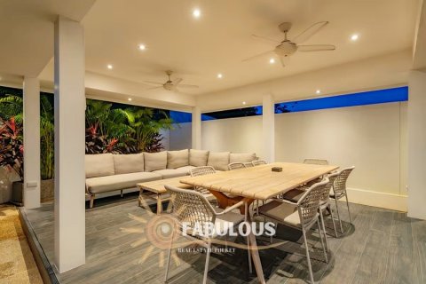 Villa in Bang Tao, Thailand 4 bedrooms № 179302 - photo 9