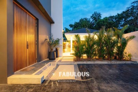Villa in Bang Tao, Thailand 4 bedrooms № 179302 - photo 8