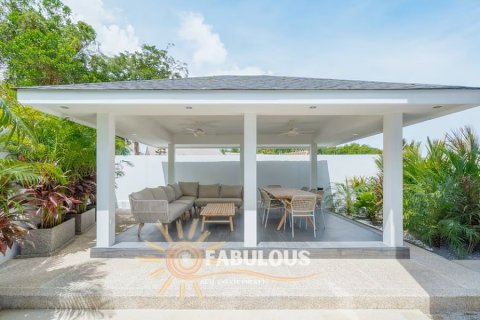 Villa in Bang Tao, Thailand 4 bedrooms № 179302 - photo 13