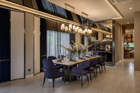 Chalet de 5 dormitorios en Bangkok, Tailandia № 165446 - foto 2