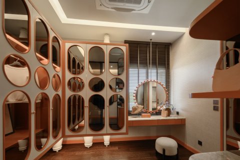 Chalet de 5 dormitorios en Bangkok, Tailandia № 165446 - foto 15