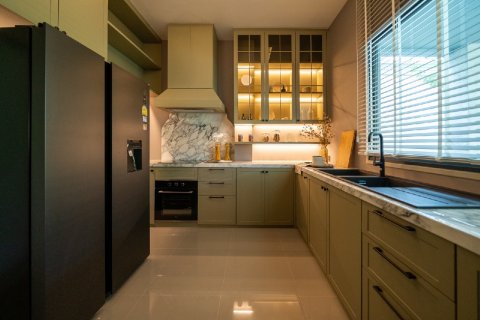 Chalet de 4 dormitorios en Bangkok, Tailandia № 165444 - foto 10