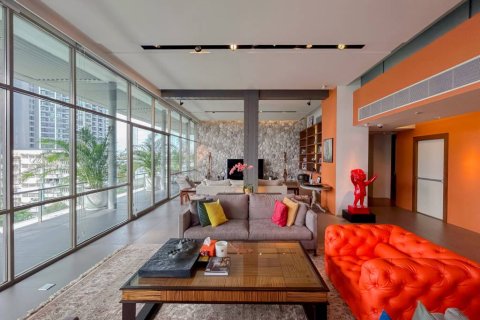 Condominio de 4 dormitorios en Khlong Toei, Bangkok, Tailandia № 172974 - foto 2