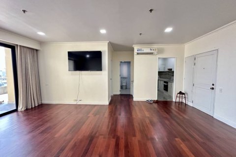 Condominio de 1 dormitorio en Khlong San, Bangkok, Tailandia № 172969 - foto 3