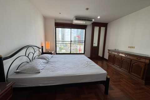 Condominio de 3 dormitorios en Khlong Toei, Bangkok, Tailandia № 134404 - foto 19