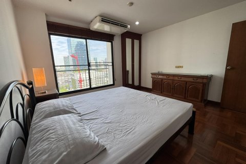 Condominio de 3 dormitorios en Khlong Toei, Bangkok, Tailandia № 134404 - foto 11