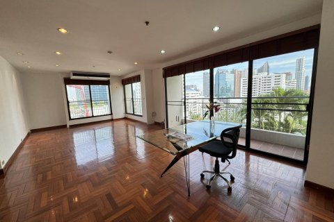 Condominio de 3 dormitorios en Khlong Toei, Bangkok, Tailandia № 134404