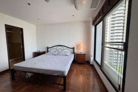 Condominio de 3 dormitorios en Khlong Toei, Bangkok, Tailandia № 134404 - foto 21
