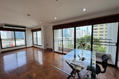 Condominio de 3 dormitorios en Khlong Toei, Bangkok, Tailandia № 134404 - foto 22