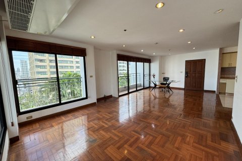 Condominio de 3 dormitorios en Khlong Toei, Bangkok, Tailandia № 134404 - foto 7