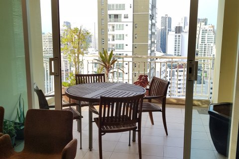 Condominio de 4 dormitorios en Watthana, Bangkok, Tailandia № 200514 - foto 2