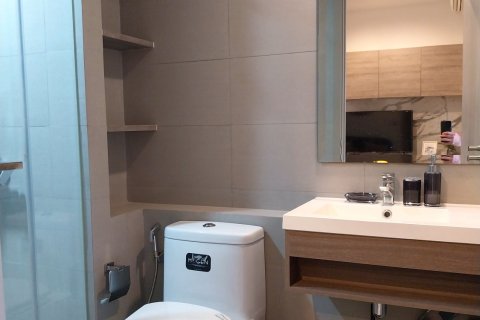 Estudio en el condominio en Phra Khanong, Bangkok, Tailandia № 152664 - foto 15