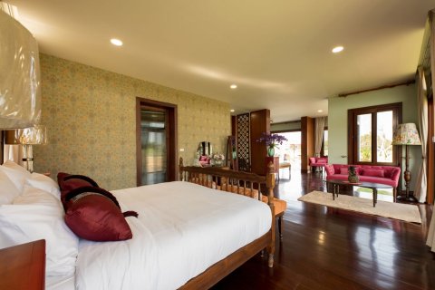 Casa de 7 dormitorios en Chiang Mai, Tailandia № 162527 - foto 5