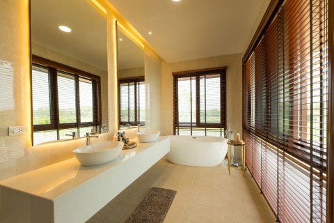 Haus in Chiang Mai, Thailand 7 Schlafzimmer № 162526 - Foto 4