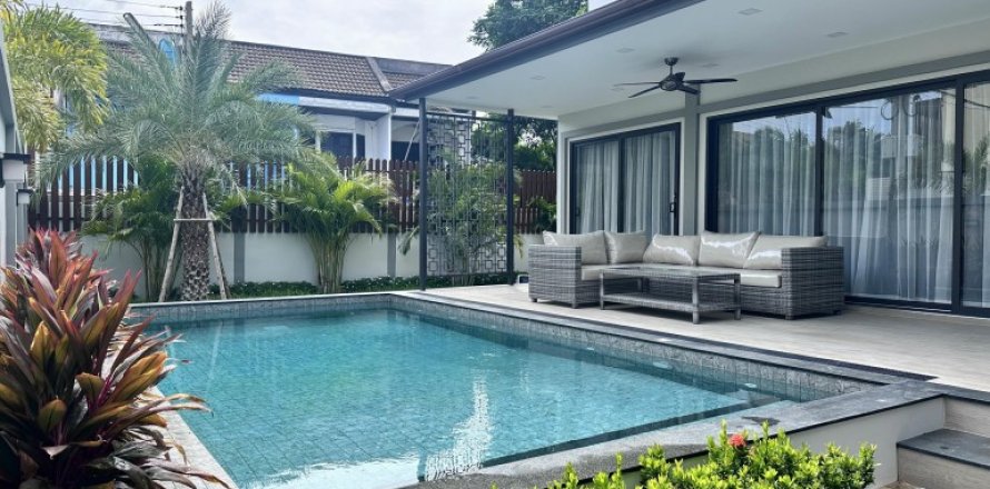 Casa de 4 dormitorios en Pattaya, Tailandia № 153746