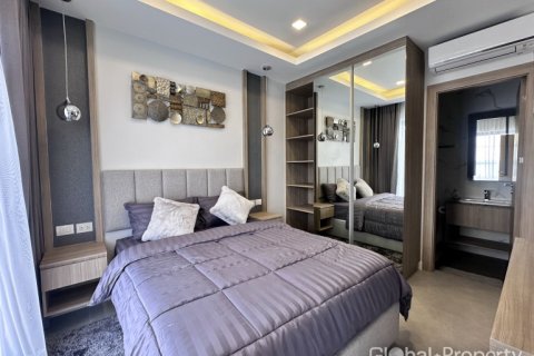 Casa de 4 dormitorios en Pattaya, Tailandia № 153746 - foto 12