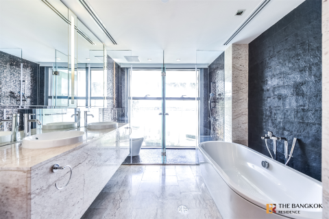 Condominio de 4 dormitorios en Bangkok, Tailandia № 185495 - foto 4