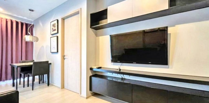 Condominio de 1 dormitorio en Khlong Toei, Bangkok, Tailandia № 119233