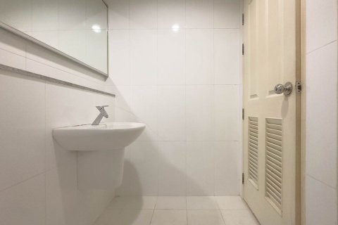 Condominio de 2 dormitorios en Bangkok, Tailandia № 205410 - foto 3