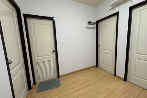 Casa de 3 dormitorios en Pattaya, Tailandia № 205409 - foto 9