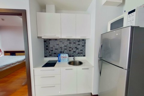 Estudio en el condominio en Watthana, Bangkok, Tailandia № 160571 - foto 2