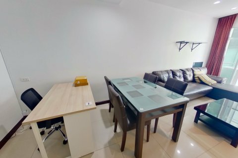 Estudio en el condominio en Watthana, Bangkok, Tailandia № 160571 - foto 3