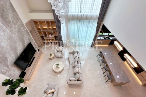Casa de 5 dormitorios en Pattaya, Tailandia № 233452 - foto 4