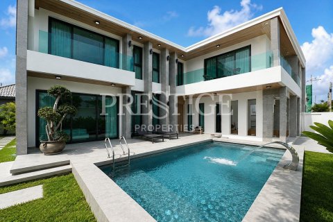 Casa de 5 dormitorios en Pattaya, Tailandia № 233452