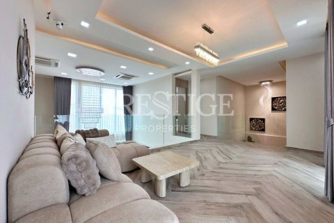 Casa de 5 dormitorios en Pattaya, Tailandia № 233452 - foto 22