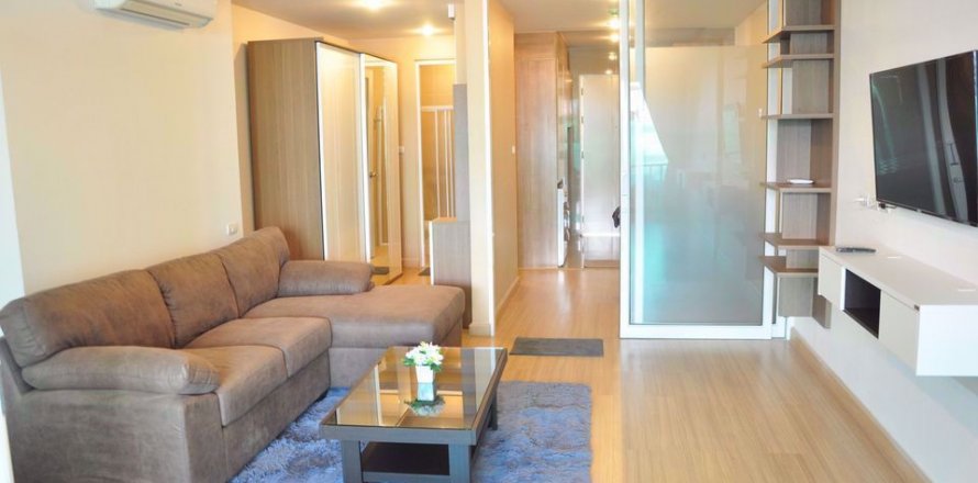 Condominio de 2 dormitorios en Wang Thonglang, Bangkok, Tailandia № 55297