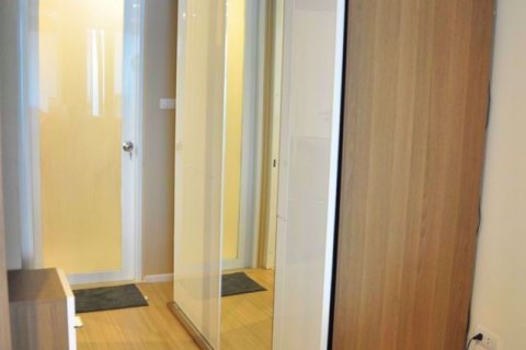 Condominio de 2 dormitorios en Wang Thonglang, Bangkok, Tailandia № 55297 - foto 10
