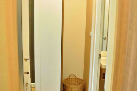 Condominio de 2 dormitorios en Wang Thonglang, Bangkok, Tailandia № 55297 - foto 9