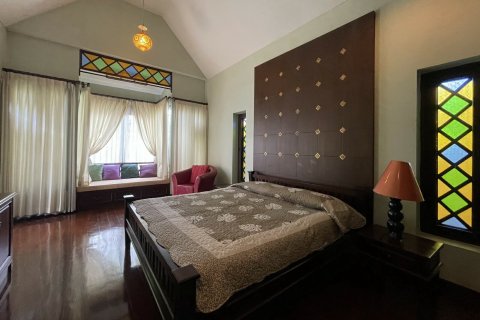Chalet de 5 dormitorios en Chiang Mai, Tailandia № 160022 - foto 15