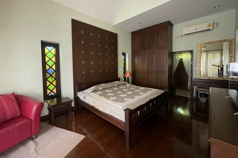 Chalet de 5 dormitorios en Chiang Mai, Tailandia № 160022 - foto 13