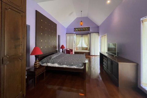 Chalet de 5 dormitorios en Chiang Mai, Tailandia № 160022 - foto 12