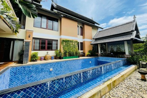 Chalet de 5 dormitorios en Chiang Mai, Tailandia № 160022 - foto 2