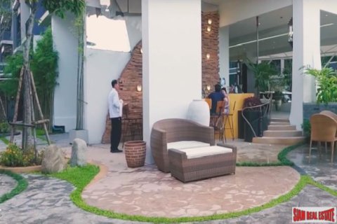 Apartamento de 2 dormitorios en Chiang Mai, Tailandia № 203984 - foto 3