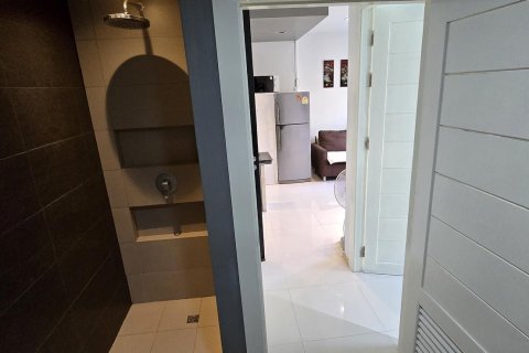 Apartamento de 1 dormitorio en Pattaya, Tailandia № 205955 - foto 11