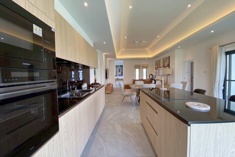 Casa de 3 dormitorios en Hua Hin, Tailandia № 173931 - foto 13